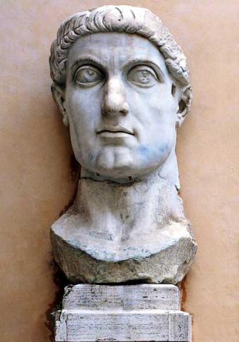Statua colossale di Costantino: testa