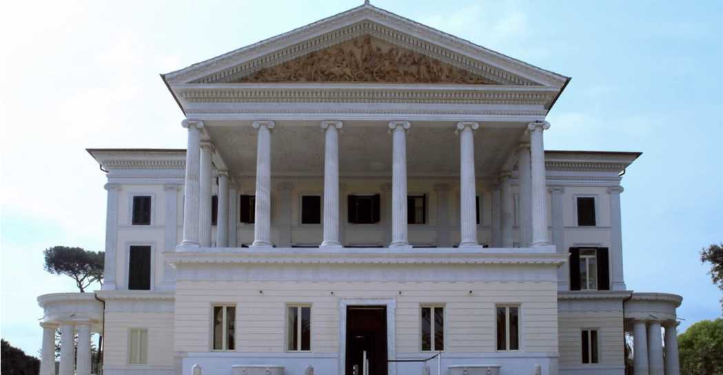 Facciata del Casino Nobile di Villa Torlonia Facciata del Casino Nobile di Villa Torlonia