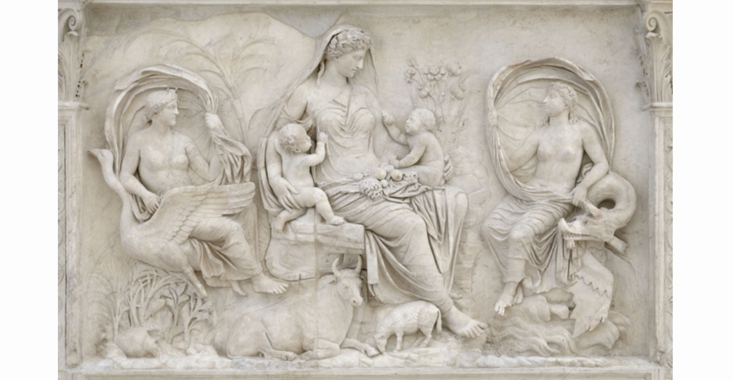 Ara Pacis, attuale fronte nord. Pannello con Tellus Ara Pacis, attuale fronte nord. Pannello con Tellus