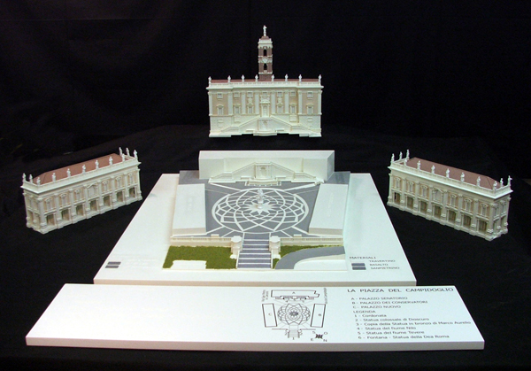 MODELLO IN SCALA, VISIONE D’INSIEME DELLA PIAZZA DEL CAMPIDOGLIO E DEGLI EDIFICI, con legenda in nero e Braille, realizzato dall’Associazione Museum onlus e dall’Associazione Amici dei Musei di Roma