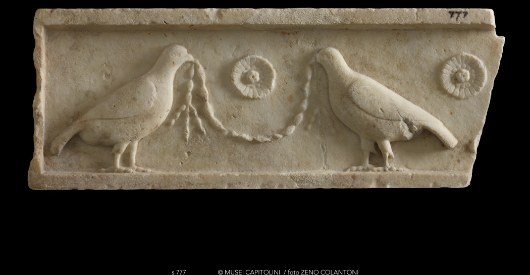 FRAMMENTO DI FREGIO CON COLOMBE Marmo pentelico, IV secolo a.C. Roma, Musei Capitolini 