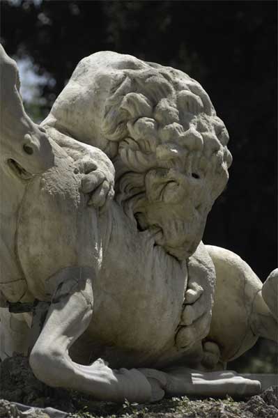 Gruppo scultoreo del Leone che azzanna un cavallo, particolare