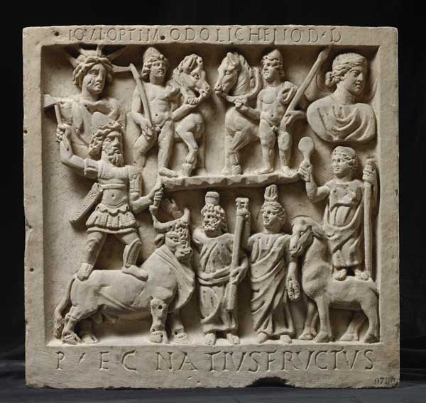 Rilievo di Giove e Giunone Dolicheni, Iside, Serapide, Dioscuri, Sole e Luna, 250 d.C. ca - Musei Capitolini, Centrale Montemartini Roma, Italia © Foto di Zeno Colantoni