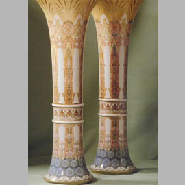 Alexandre Sandier, coppia di vasi d’Annecy, 1906, decoro da Anatole-Alexis Fournier, 1909, h. 130 cm