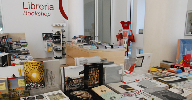 La libreria del Museo dell'Ara Pacis La libreria del Museo dell'Ara Pacis