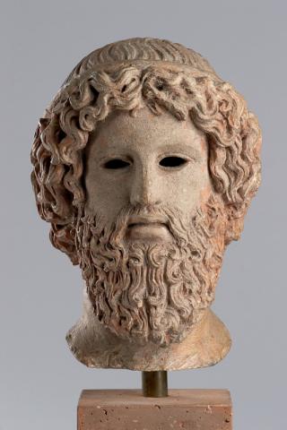 Testa di Zeus. Dalla collezione Furtwängler, Terracotta, I secolo a.C., Francoforte, Liebieghaus Skulpturensammlung, inv.493. © Frankfurt am Main, Liebieghaus Skulpturensammlung / ARTOTHEK