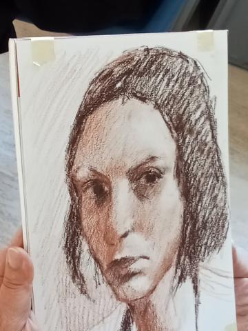 ritratto di donna realizzato con grafite e matita color seppia 3