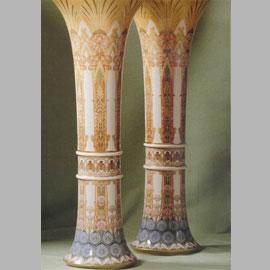 Alexandre Sandier, coppia di vasi d’Annecy, 1906, decoro da Anatole-Alexis Fournier, 1909, h. 130 cm