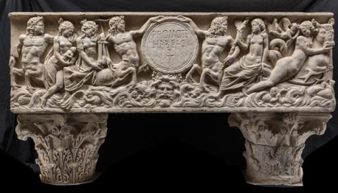 Sarcofago con thiasos marino, prima metà del III sec. d.C.; iscrizione IV-V sec. d.C. - marmo insulare, cm 67 x 214 x 73 - Roma, Musei Capitolini, inv. S 1215