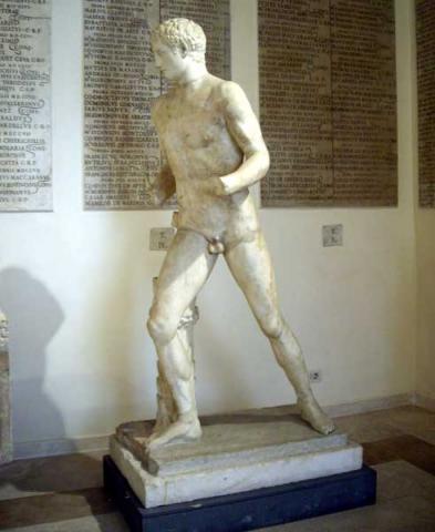 Statua di atleta